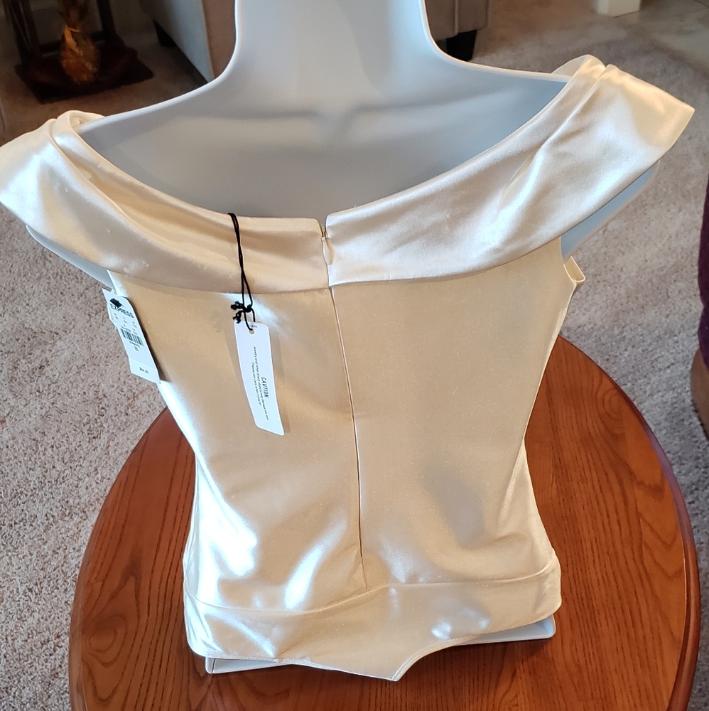 Shimmery eggshell bodysuit, size XS - NEW - Picture 2 of 10